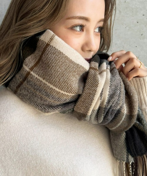 moment+（モーメントプラス）の「フェイクウール起毛チェック柄マフラー（マフラー・レディース・ブラウン/オレンジ/グリーン・FREE）」の16枚目の写真