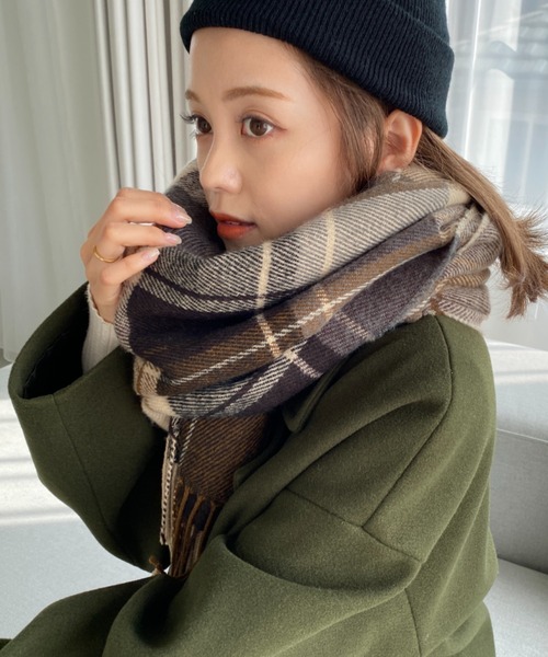moment+（モーメントプラス）の「フェイクウール起毛チェック柄マフラー（マフラー・レディース・ブラウン/オレンジ/グリーン・FREE）」の4枚目の写真