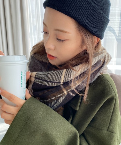 moment+（モーメントプラス）の「フェイクウール起毛チェック柄マフラー（マフラー・レディース・ブラウン/オレンジ/グリーン・FREE）」の5枚目の写真