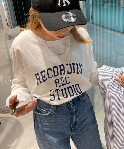 WEGO（ウィゴー）の「WEGO/グラフィックロンT（Tシャツ/カットソー・レディース・ホワイト/ブラック/オフホワイト/サックスブルー/ピンク/その他1/オートミール/ホワイト系その他・SMALL/MEDIUM）」の8枚目の写真