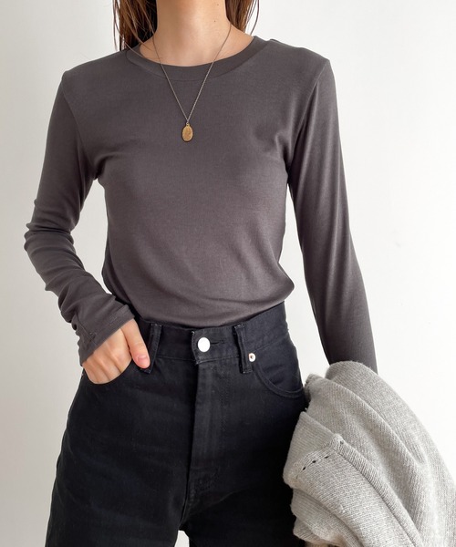 CANAL JEAN（キャナルジーン）の「El mar(エルマール) リブクルーネックロングTシャツ（Tシャツ/カットソー・レディース・チャコールグレー/ブラック/ブラウン/アイボリー・ONE SIZE）」の4枚目の写真