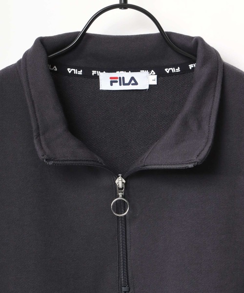 FILA（フィラ）の「FILA/フィラ 別注 ビッグシルエット ミニロゴ ワンポイント刺繍 ハーフジップ スウェット（スウェット・メンズ・アッシュグレー/ダークグリーン/ネイビー/スミクロ・LL/M/L）」の14枚目の写真