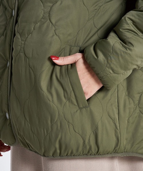 ROXY(ロキシー)の「SWAN ZIP/ロキシーリバーシブルボアジャケット(スウェット・レディース・ホワイト/ブラック/ブラウン・LARGE/SMALL/MEDIUM)」の5枚目の写真