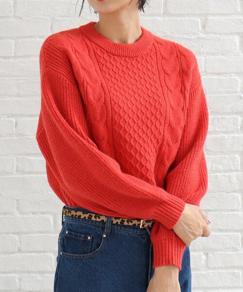 SHOO・LA・RUE（シューラルー）の「◆【洗える】もちもちタッチ ケーブル柄ニット（ニット/セーター・レディース・ホワイト系/ダークグリーン/ダークオレンジ/グレー系/ブルー/サンドベージュ・04/03/02）」の6枚目の写真