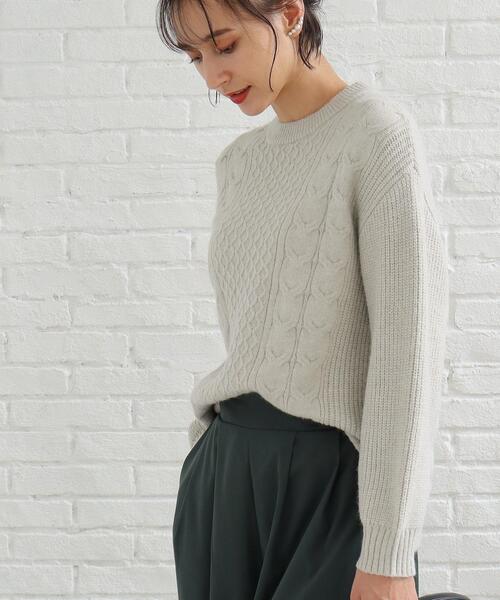 SHOO・LA・RUE（シューラルー）の「◆【洗える】もちもちタッチ ケーブル柄ニット（ニット/セーター・レディース・ホワイト系/ダークグリーン/ダークオレンジ/グレー系/ブルー/サンドベージュ・04/03/02）」の15枚目の写真