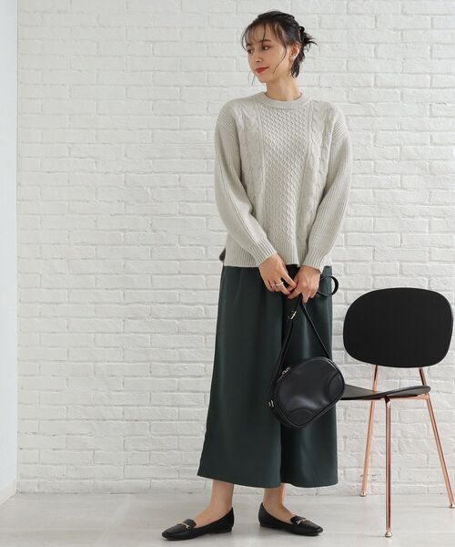 SHOO・LA・RUE（シューラルー）の「◆【洗える】もちもちタッチ ケーブル柄ニット（ニット/セーター・レディース・ホワイト系/ダークグリーン/ダークオレンジ/グレー系/ブルー/サンドベージュ・04/03/02）」の17枚目の写真