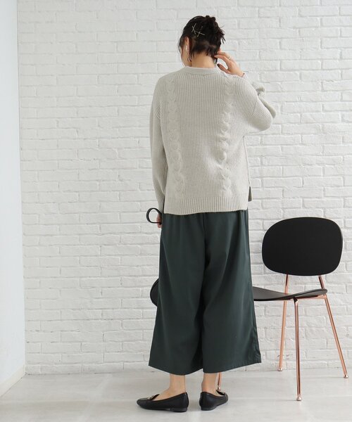 SHOO・LA・RUE（シューラルー）の「◆【洗える】もちもちタッチ ケーブル柄ニット（ニット/セーター・レディース・ホワイト系/ダークグリーン/ダークオレンジ/グレー系/ブルー/サンドベージュ・04/03/02）」の19枚目の写真