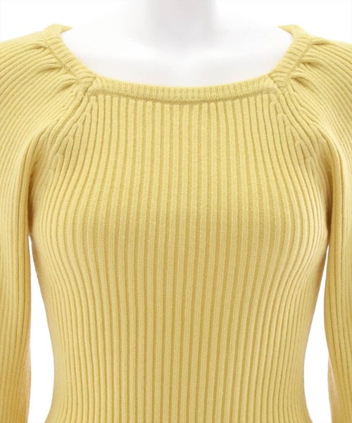 clear（クリア）の「スクエアネックボリュームスリーブニットトップス（ニット/セーター・レディース・ブラック/ブラウン/イエロー/アイボリー・F）」の8枚目の写真