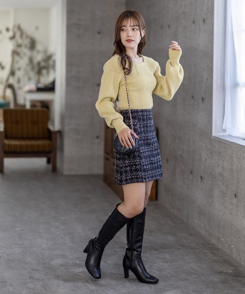 clear（クリア）の「スクエアネックボリュームスリーブニットトップス（ニット/セーター・レディース・ブラック/ブラウン/イエロー/アイボリー・F）」の17枚目の写真