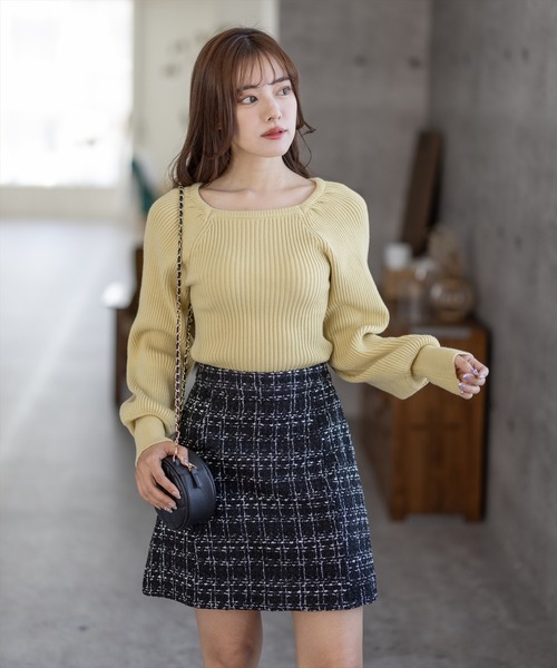 clear（クリア）の「スクエアネックボリュームスリーブニットトップス（ニット/セーター・レディース・ブラック/ブラウン/イエロー/アイボリー・F）」の20枚目の写真