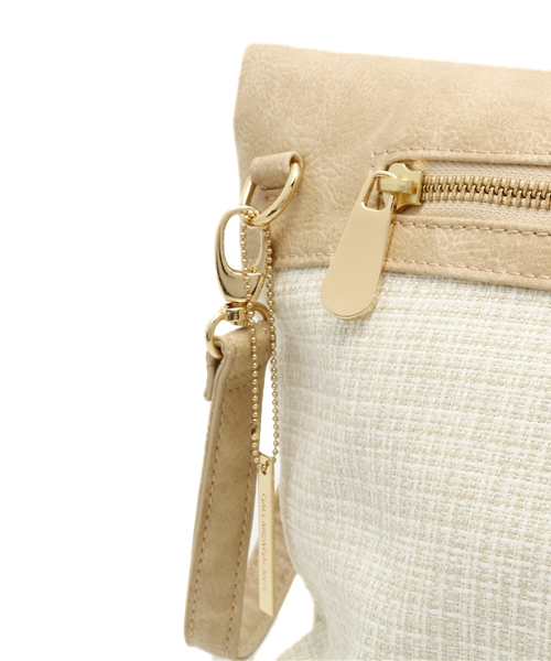 GALLARDAGALANTE（ガリャルダガランテ）の「チェーンアレンジクラッチ（ショルダーバッグ・レディース・ベージュ・FREE）」の4枚目の写真
