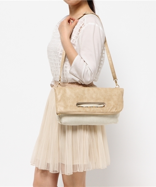 GALLARDAGALANTE（ガリャルダガランテ）の「チェーンアレンジクラッチ（ショルダーバッグ・レディース・ベージュ・FREE）」の11枚目の写真