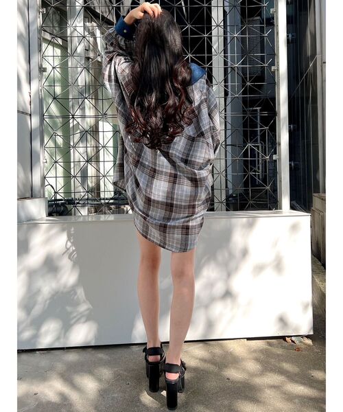 GYDA（ジェイダ）の「デニムドッキングチェック BIGシャツ（シャツ/ブラウス・レディース・グレー/アイボリー・FREE）」の8枚目の写真