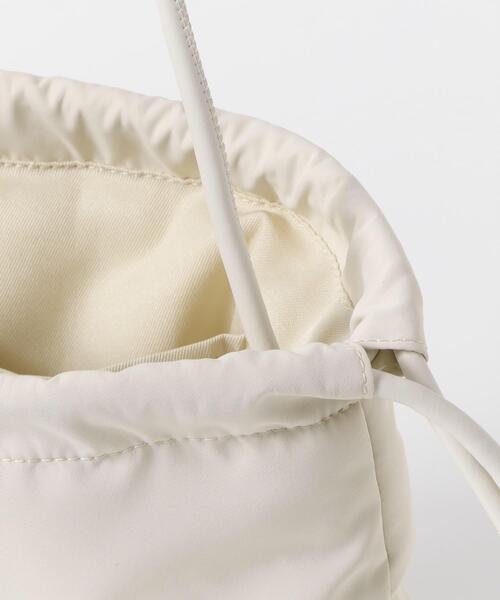 URBAN RESEARCH DOORS（アーバンリサーチドアーズ）の「クッションショルダーバッグ（ショルダーバッグ・レディース・ベージュ/アイボリー/ブルー・-）」の13枚目の写真