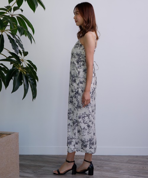 LADYMADE（レディメイド）の「フレアスリットキャミワンピース（ワンピース・レディース・アイボリー/ブラック/パープル・FREE）」の8枚目の写真