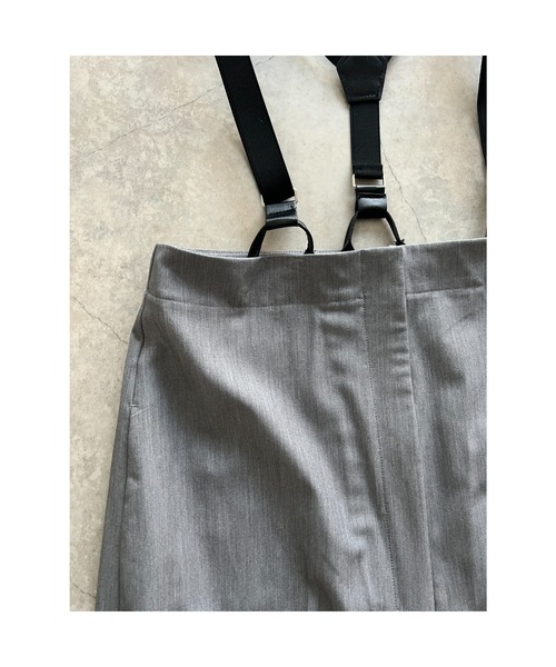 owndaily（オンデイリー）の「サスペンダー付きタックパンツ（サロペット/オーバーオール・レディース・グレー/ブラック・FREE）」の5枚目の写真