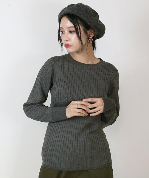 atONE(アットワン)の「atONE ラウンドネックリブニット 長袖(ニット/セーター・レディース・杢グレー/ダークグリーン/ブラック/バーガンディー/グレイッシュベージュ/オフホワイト・M-L/LL~3L/4L~5L/M~L)」の12枚目の写真