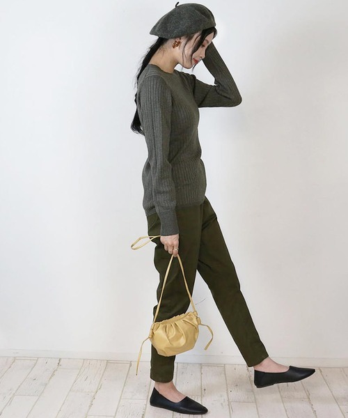 atONE(アットワン)の「atONE ラウンドネックリブニット 長袖(ニット/セーター・レディース・杢グレー/ダークグリーン/ブラック/バーガンディー/グレイッシュベージュ/オフホワイト・M-L/LL~3L/4L~5L/M~L)」の15枚目の写真