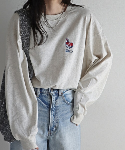 COURO(コウロ)の「刺繍ボリュームスリーブロンT(Tシャツ/カットソー・レディース・ホワイト/ブラック/ネイビー/グレー/ブルー/マスタード/ホワイト系その他/ブラック系その他/ホワイト系その他3/ブラック系その他4/アイボリー系1/ブラック系その他2/アイボリー/ホワイト系その他5/アイボリー系2/ホワイト系その他2/ブラック系その他3/アイボリー系/ホワイト系その他4/ブラック系その他5・M/L)」の16枚目の写真