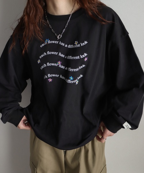 COURO(コウロ)の「刺繍ボリュームスリーブロンT(Tシャツ/カットソー・レディース・ホワイト/ブラック/ネイビー/グレー/ブルー/マスタード/ホワイト系その他/ブラック系その他/ホワイト系その他3/ブラック系その他4/アイボリー系1/ブラック系その他2/アイボリー/ホワイト系その他5/アイボリー系2/ホワイト系その他2/ブラック系その他3/アイボリー系/ホワイト系その他4/ブラック系その他5・M/L)」の8枚目の写真