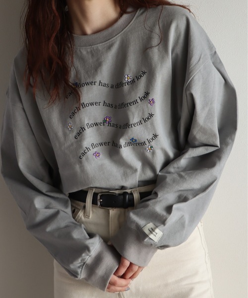 COURO(コウロ)の「刺繍ボリュームスリーブロンT(Tシャツ/カットソー・レディース・ホワイト/ブラック/ネイビー/グレー/ブルー/マスタード/ホワイト系その他/ブラック系その他/ホワイト系その他3/ブラック系その他4/アイボリー系1/ブラック系その他2/アイボリー/ホワイト系その他5/アイボリー系2/ホワイト系その他2/ブラック系その他3/アイボリー系/ホワイト系その他4/ブラック系その他5・M/L)」の13枚目の写真