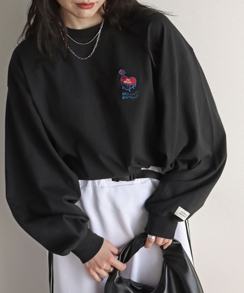 COURO(コウロ)の「刺繍ボリュームスリーブロンT(Tシャツ/カットソー・レディース・ホワイト/ブラック/ネイビー/グレー/ブルー/マスタード/ホワイト系その他/ブラック系その他/ホワイト系その他3/ブラック系その他4/アイボリー系1/ブラック系その他2/アイボリー/ホワイト系その他5/アイボリー系2/ホワイト系その他2/ブラック系その他3/アイボリー系/ホワイト系その他4/ブラック系その他5・M/L)」の11枚目の写真