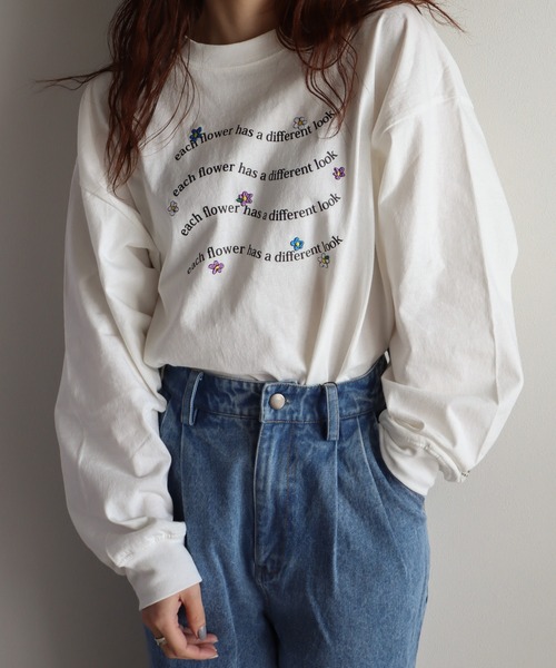 COURO(コウロ)の「刺繍ボリュームスリーブロンT(Tシャツ/カットソー・レディース・ホワイト/ブラック/ネイビー/グレー/ブルー/マスタード/ホワイト系その他/ブラック系その他/ホワイト系その他3/ブラック系その他4/アイボリー系1/ブラック系その他2/アイボリー/ホワイト系その他5/アイボリー系2/ホワイト系その他2/ブラック系その他3/アイボリー系/ホワイト系その他4/ブラック系その他5・M/L)」の21枚目の写真