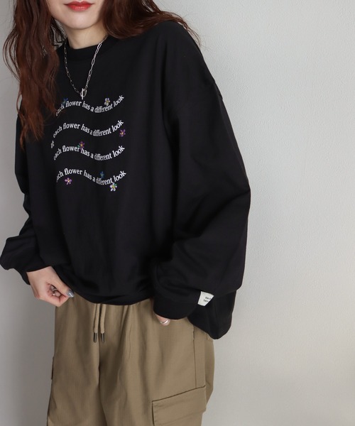 COURO(コウロ)の「刺繍ボリュームスリーブロンT(Tシャツ/カットソー・レディース・ホワイト/ブラック/ネイビー/グレー/ブルー/マスタード/ホワイト系その他/ブラック系その他/ホワイト系その他3/ブラック系その他4/アイボリー系1/ブラック系その他2/アイボリー/ホワイト系その他5/アイボリー系2/ホワイト系その他2/ブラック系その他3/アイボリー系/ホワイト系その他4/ブラック系その他5・M/L)」の22枚目の写真