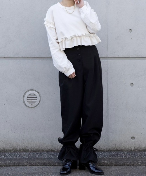 junoah(ジュノア)の「ハイウエスト釦デザインパンツ(その他パンツ・レディース・ベージュ/ライトグレー/ブラック・SMALL/MEDIUM/LARGE)」の7枚目の写真