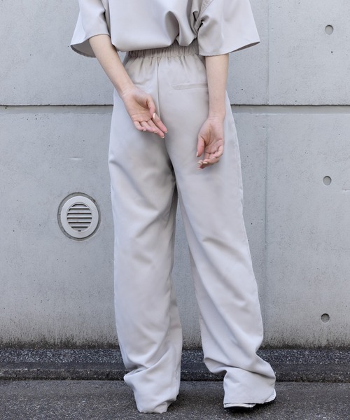 junoah(ジュノア)の「ハイウエスト釦デザインパンツ(その他パンツ・レディース・ベージュ/ライトグレー/ブラック・SMALL/MEDIUM/LARGE)」の14枚目の写真