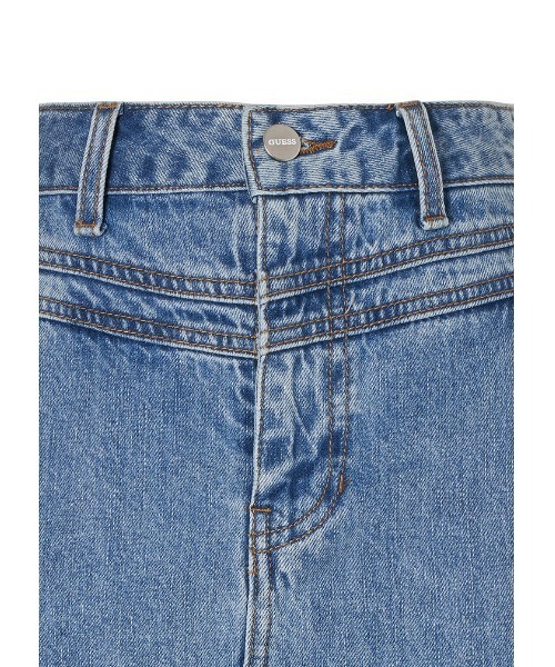 Guess（ゲス）の「Front Split Long Denim Skirt（デニムスカート・レディース・ライトブルー・24inch/26inch）」の5枚目の写真