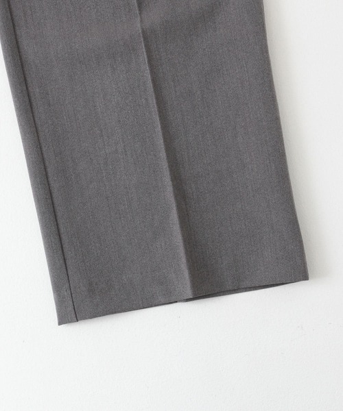 SENSE OF PLACE by URBAN RESEARCH（センスオブプレイスバイアーバンリサーチ）の「センタープレスストレートパンツ（スラックス・レディース・ブラック/ライトベージュ/チャコールグレー・X-SMALL/SMALL/MEDIUM/TALL）」の4枚目の写真