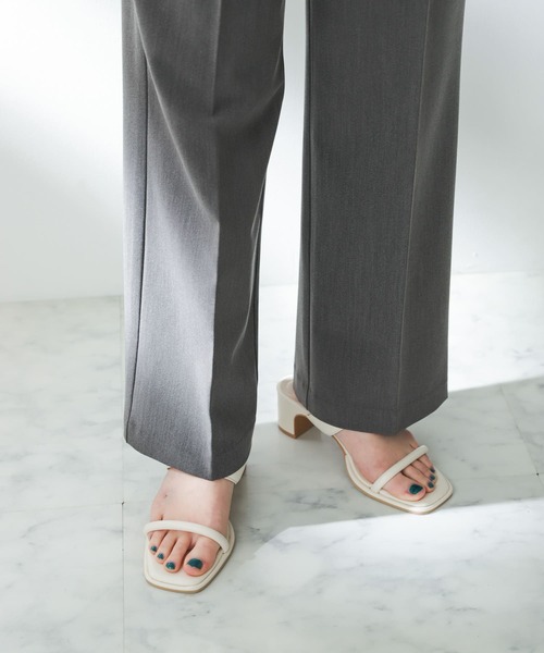 SENSE OF PLACE by URBAN RESEARCH（センスオブプレイスバイアーバンリサーチ）の「センタープレスストレートパンツ（スラックス・レディース・ブラック/ライトベージュ/チャコールグレー・X-SMALL/SMALL/MEDIUM/TALL）」の11枚目の写真