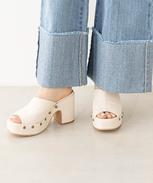 Chico(チコ)の「チャンキーヒールサボサンダル(サンダル・レディース・ブラック/アイボリー・SMALL/MEDIUM/LARGE)」の4枚目の写真