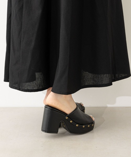 Chico(チコ)の「チャンキーヒールサボサンダル(サンダル・レディース・ブラック/アイボリー・SMALL/MEDIUM/LARGE)」の11枚目の写真