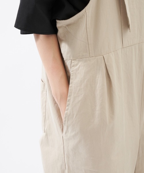 EDIT Gris（エディットグリ）の「タックワイドサロペット（サロペット/オーバーオール・レディース・ベージュ/ブラック・FREE）」の21枚目の写真