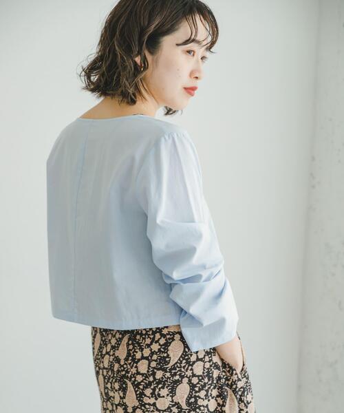 ITEMS URBANRESEARCH（アイテムズ アーバンリサーチ）の「クロップドロングスリーブシャツ（シャツ/ブラウス・レディース・ホワイト/ライトブルー/ブラック・FREE）」の9枚目の写真