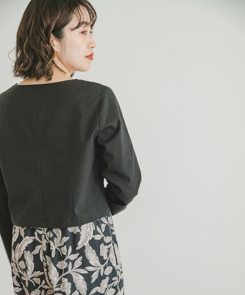 ITEMS URBANRESEARCH（アイテムズ アーバンリサーチ）の「クロップドロングスリーブシャツ（シャツ/ブラウス・レディース・ホワイト/ライトブルー/ブラック・FREE）」の10枚目の写真