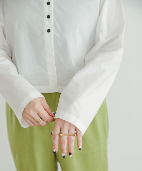 ITEMS URBANRESEARCH（アイテムズ アーバンリサーチ）の「クロップドロングスリーブシャツ（シャツ/ブラウス・レディース・ホワイト/ライトブルー/ブラック・FREE）」の20枚目の写真