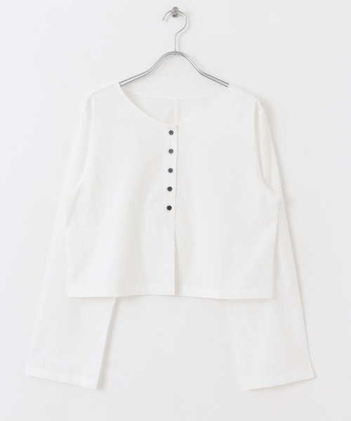 ITEMS URBANRESEARCH（アイテムズ アーバンリサーチ）の「クロップドロングスリーブシャツ（シャツ/ブラウス・レディース・ホワイト/ライトブルー/ブラック・FREE）」の22枚目の写真