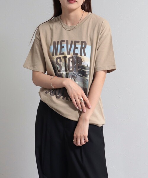 fredy emue（フレディエミュ）の「JOURNEY PHOTO Tシャツ（Tシャツ/カットソー・レディース・チャコールグレー/ベージュ/ライトグレー・38）」の14枚目の写真