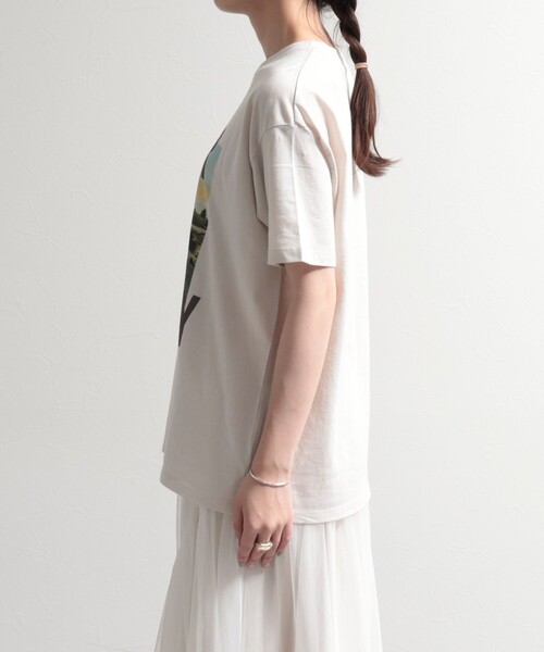 fredy emue（フレディエミュ）の「JOURNEY PHOTO Tシャツ（Tシャツ/カットソー・レディース・チャコールグレー/ベージュ/ライトグレー・38）」の8枚目の写真