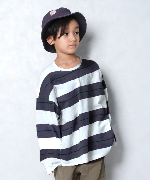 ZI-ON（ジーオン）の「ボーダーオーバーサイズロンT（Tシャツ/カットソー・キッズ・ダークグリーン/オフホワイト/ベージュ/チャコールグレー/ネイビー/ブラック/グレー系その他/ブラック系その他/グリーン系その他/ホワイト系その他/ベージュ系その他/パープル系その他・130cm/150cm/140cm/160cm/120cm/110cm）」の3枚目の写真