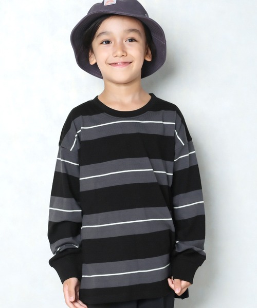 ZI-ON（ジーオン）の「ボーダーオーバーサイズロンT（Tシャツ/カットソー・キッズ・ダークグリーン/オフホワイト/ベージュ/チャコールグレー/ネイビー/ブラック/グレー系その他/ブラック系その他/グリーン系その他/ホワイト系その他/ベージュ系その他/パープル系その他・130cm/150cm/140cm/160cm/120cm/110cm）」の5枚目の写真