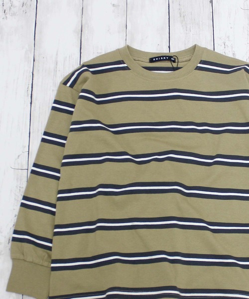 ZI-ON（ジーオン）の「ボーダーオーバーサイズロンT（Tシャツ/カットソー・キッズ・ダークグリーン/オフホワイト/ベージュ/チャコールグレー/ネイビー/ブラック/グレー系その他/ブラック系その他/グリーン系その他/ホワイト系その他/ベージュ系その他/パープル系その他・130cm/150cm/140cm/160cm/120cm/110cm）」の21枚目の写真