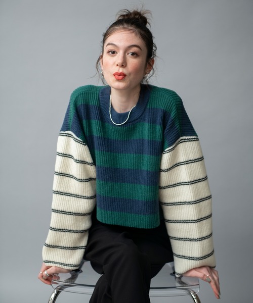 COMMRE（コムル）の「配色切り替えボーダーショートニットプルオーバー（ニット/セーター・レディース・グリーン/ブルー/レッド・FREE）」の11枚目の写真