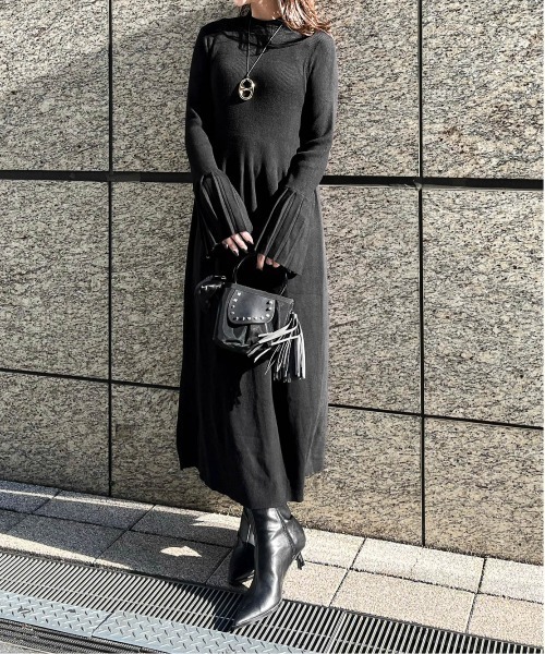 AMELY(エミリー)の「《midopeiさん×Erikaさんコラボ》ニットワンピース(ワンピース・レディース・グレー/ブラック×ホワイト/ネイビー/ブラック・フリー)」の8枚目の写真
