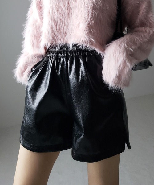 me+em select(ミームセレクト)の「※※【 2color / 3size 】メタリックシャーリングギャザーショートパンツ(その他パンツ・レディース・ブラック/シルバー・MEDIUM/SMALL/LARGE)」の18枚目の写真
