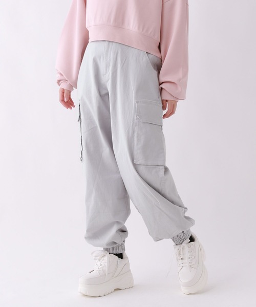 repipi armario（レピピ アルマリオ）の「ワイドストレッチカーゴパンツ（カーゴパンツ・キッズ・ブラック/ブラック系その他/グレー/ホワイト/ブルー・LARGE/MEDIUM/SMALL）」の4枚目の写真