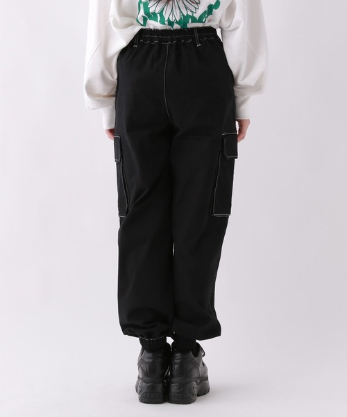 repipi armario（レピピ アルマリオ）の「ワイドストレッチカーゴパンツ（カーゴパンツ・キッズ・ブラック/ブラック系その他/グレー/ホワイト/ブルー・LARGE/MEDIUM/SMALL）」の13枚目の写真